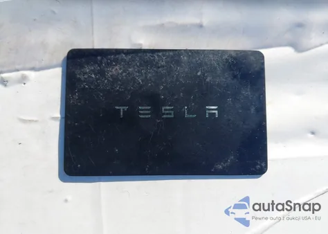 2023 Tesla Model Y Awd/Long Range Dual Motor All-Wheel Drive z USA, uszkodzony, nr VIN 7SAYGDEE1PF838577